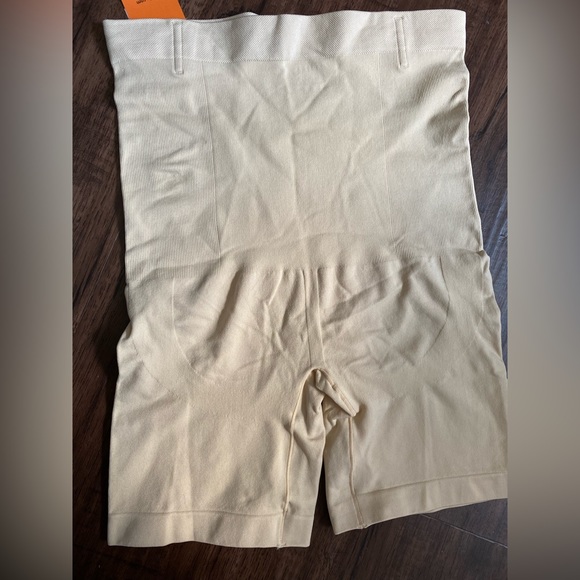 NEW HIGH WAISTED SHORT BODY SHAPER, XL/XXL - Picture 16 of 16